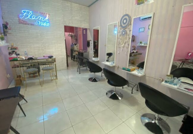 Cilacap Ceria: Fany Beauty Salon Menyinari Kehidupan Sehari-hari